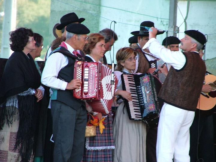 Segundo_estival de-Folclore em SANTA VALHA 2003.JPG